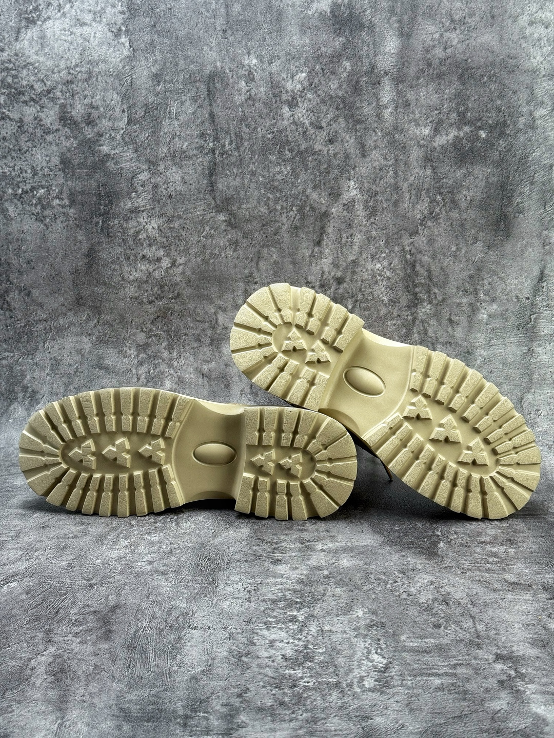 290 美国轻奢品牌UGG M Tasman Weather Hybrid 塔斯曼混合系列中帮厚底轻量休闲马丁靴 U5858D-Chinese UA Cheap High Quatity Brand Clothes Bags handbags Sneakers wholesale wholesaler seller from China Factory suppliers Fashion Clothing Shoes best Quality Beautiful Price 290 美国轻奢品牌UGG M Tasman Weather Hybrid 塔斯曼混合系列中帮厚底轻量休闲马丁靴 U5858D