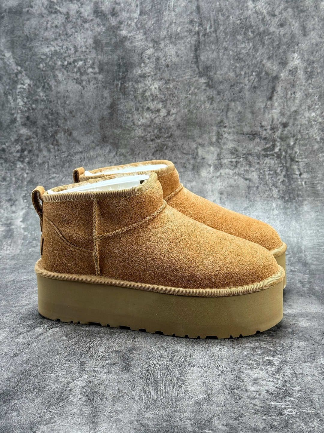 210 UGG 百搭单品 东莞纯原UGG 秋冬羊皮毛一体雪地靴 UGG W/1135092