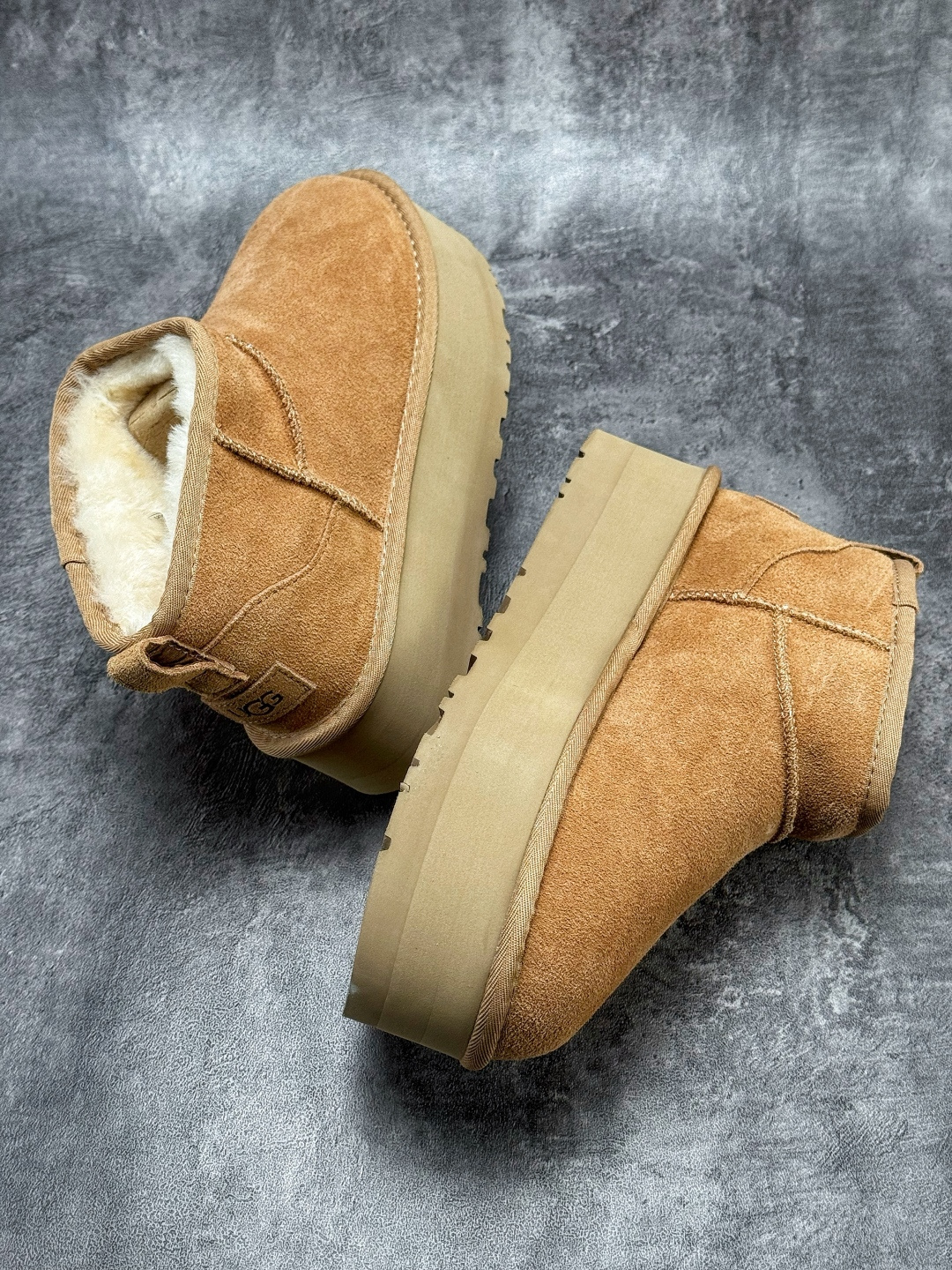 210 UGG 百搭单品 东莞纯原UGG 秋冬羊皮毛一体雪地靴 UGG W/1135092
