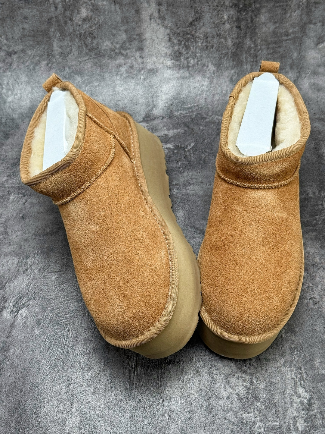 210 UGG 百搭单品 东莞纯原UGG 秋冬羊皮毛一体雪地靴 UGG W/1135092