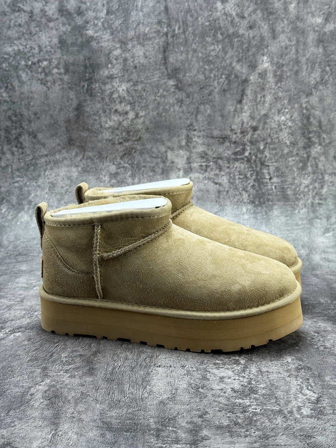 210 UGG 百搭单品 东莞纯原UGG 秋冬羊皮毛一体雪地靴 UGG W/1135093