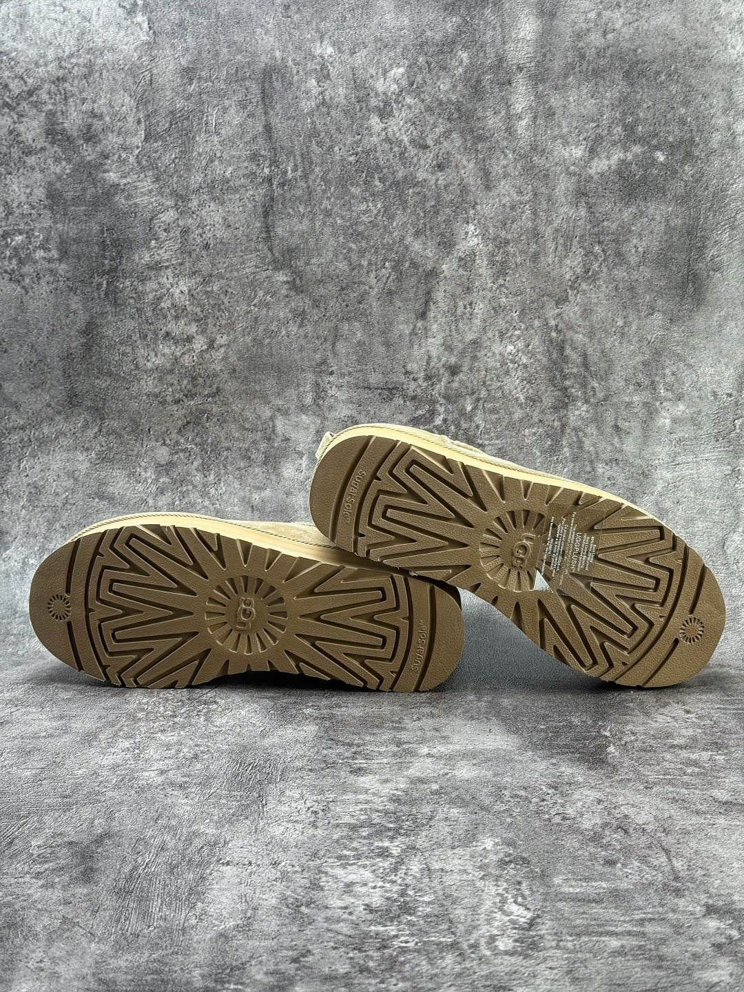 210 UGG 百搭单品 东莞纯原UGG 秋冬羊皮毛一体雪地靴 UGG W/1135093