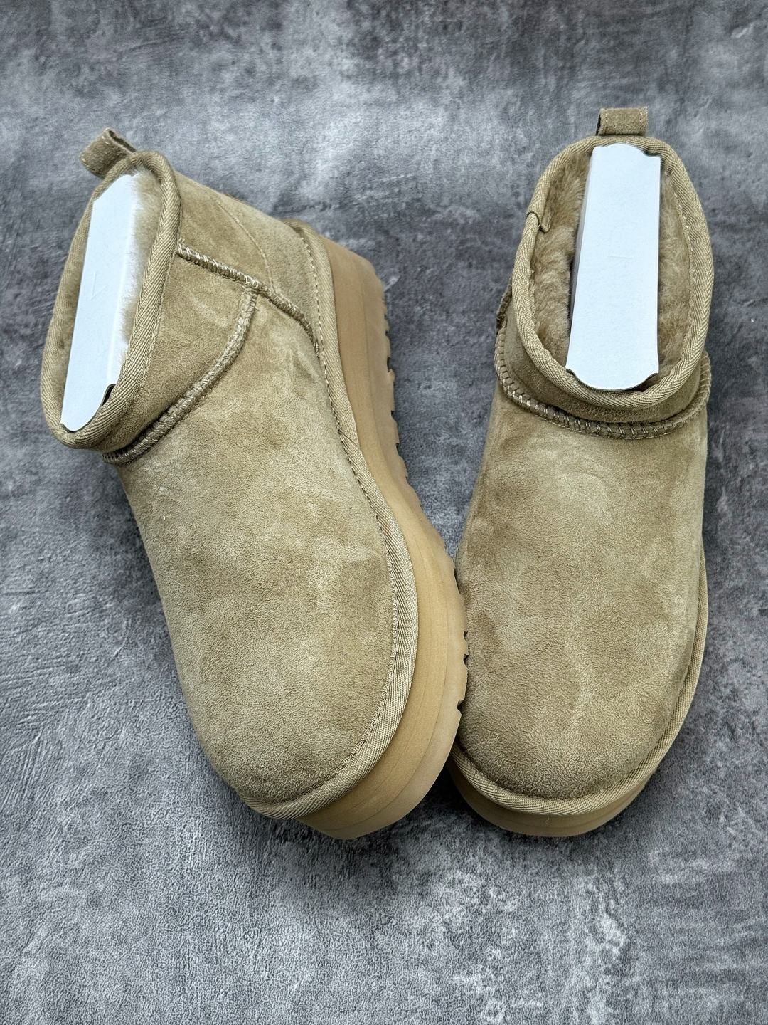 210 UGG 百搭单品 东莞纯原UGG 秋冬羊皮毛一体雪地靴 UGG W/1135093