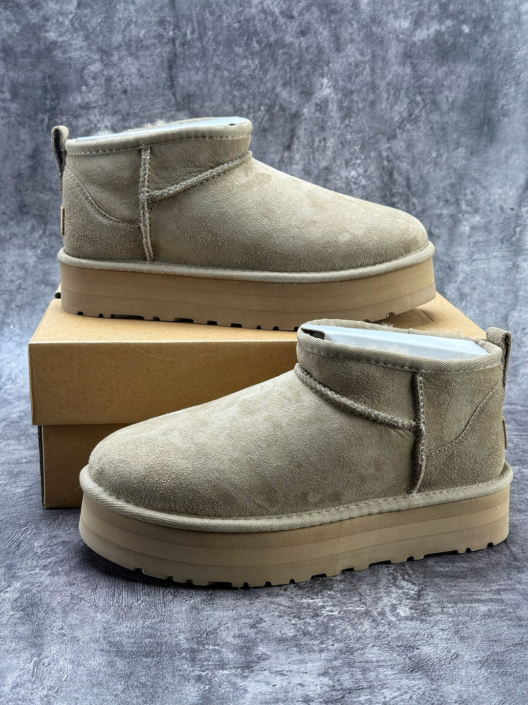210 UGG 百搭单品 东莞纯原UGG 秋冬羊皮毛一体雪地靴 UGG W/1135093