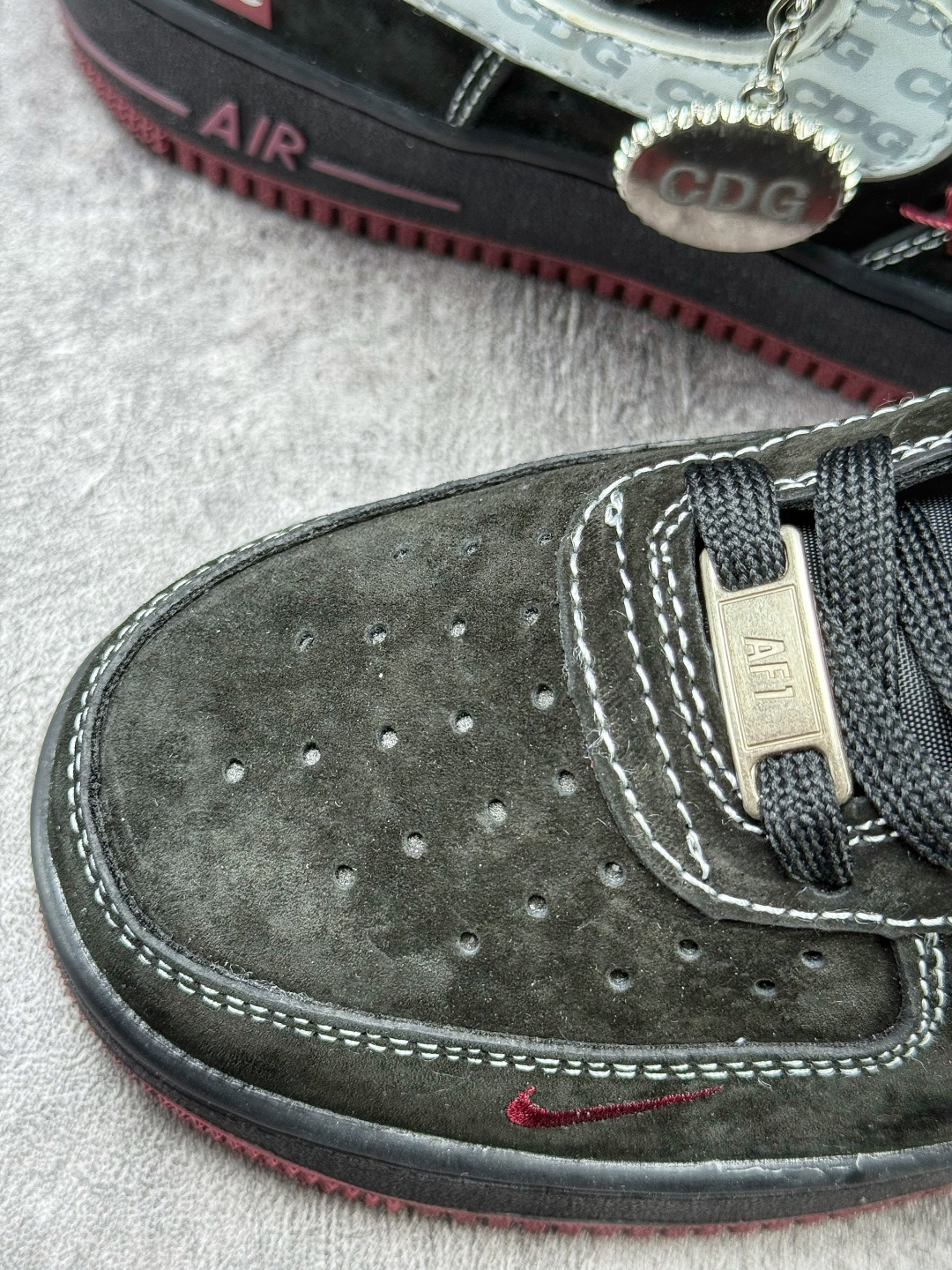 Nike Air Force 1 Low 07 x Supreme 黑红小勾 XZ6188-117-莆田鞋,莆田鞋货源,高仿鞋,高仿鞋货源,安福档口,莆田高仿鞋,莆田鞋批发,高仿鞋批发,莆田高仿运动鞋,高仿运动鞋,莆田运动鞋 Nike Air Force 1 Low 07 x Supreme 黑红小勾 XZ6188-117