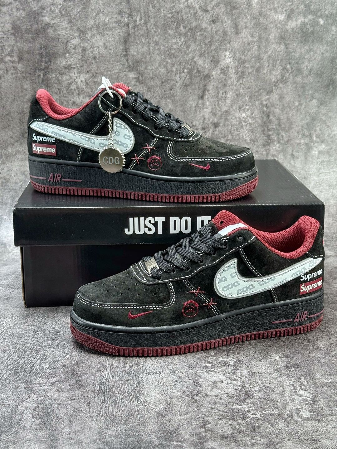 Nike Air Force 1 Low 07 x Supreme 黑红小勾 XZ6188-117-莆田鞋,莆田鞋货源,高仿鞋,高仿鞋货源,安福档口,莆田高仿鞋,莆田鞋批发,高仿鞋批发,莆田高仿运动鞋,高仿运动鞋,莆田运动鞋 Nike Air Force 1 Low 07 x Supreme 黑红小勾 XZ6188-117