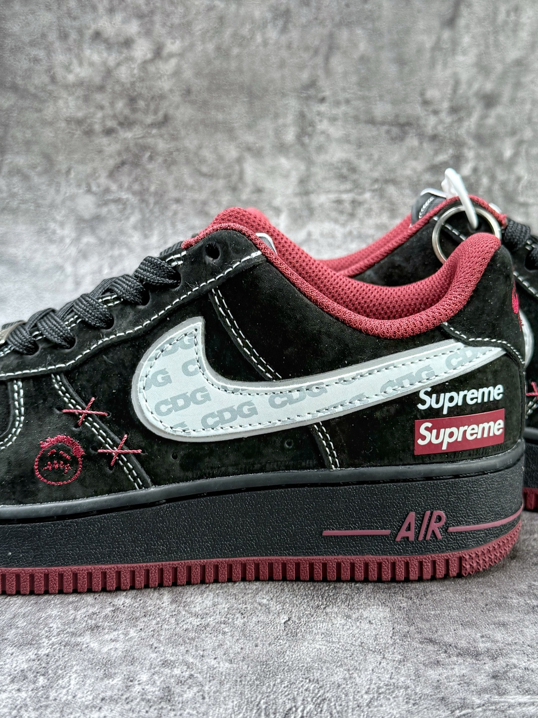 Nike Air Force 1 Low 07 x Supreme 黑红小勾 XZ6188-117-莆田鞋,莆田鞋货源,高仿鞋,高仿鞋货源,安福档口,莆田高仿鞋,莆田鞋批发,高仿鞋批发,莆田高仿运动鞋,高仿运动鞋,莆田运动鞋 Nike Air Force 1 Low 07 x Supreme 黑红小勾 XZ6188-117