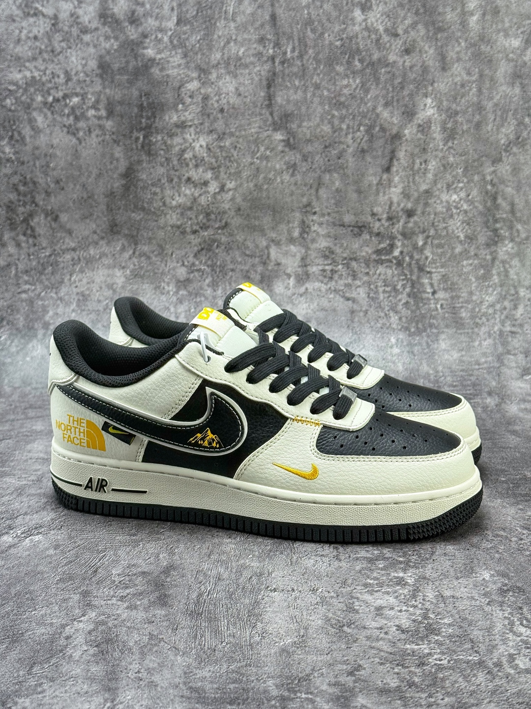 Nike Air Force 1 Low 07 x The North Face 白黑小勾 JP8028-064