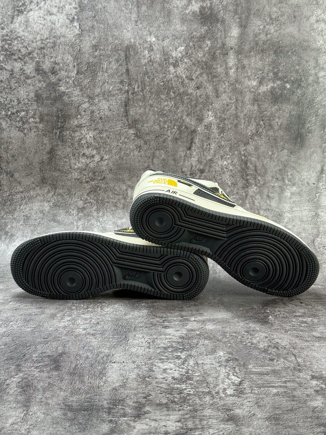 Nike Air Force 1 Low 07 x The North Face 白黑小勾 JP8028-064