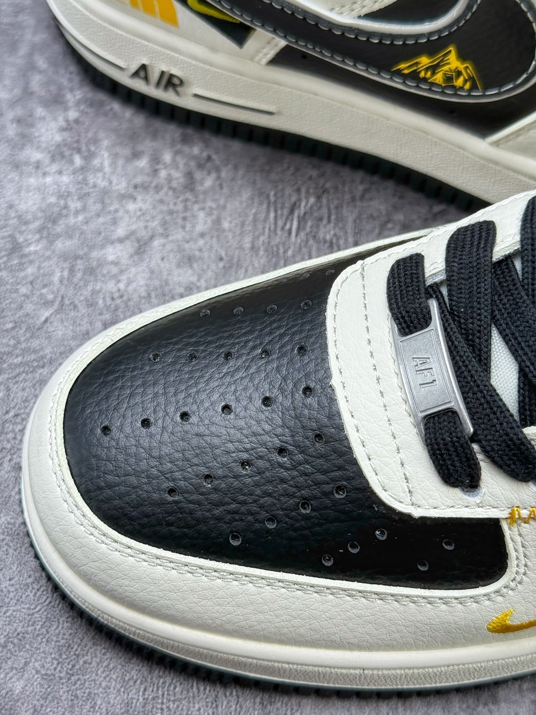 Nike Air Force 1 Low 07 x The North Face 白黑小勾 JP8028-064