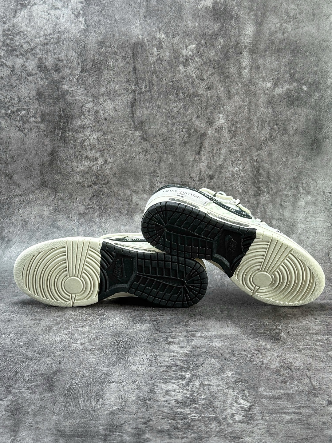 Nike SB Dunk Low x Louis Vuitton 灰白满天星 CX5050-Y33