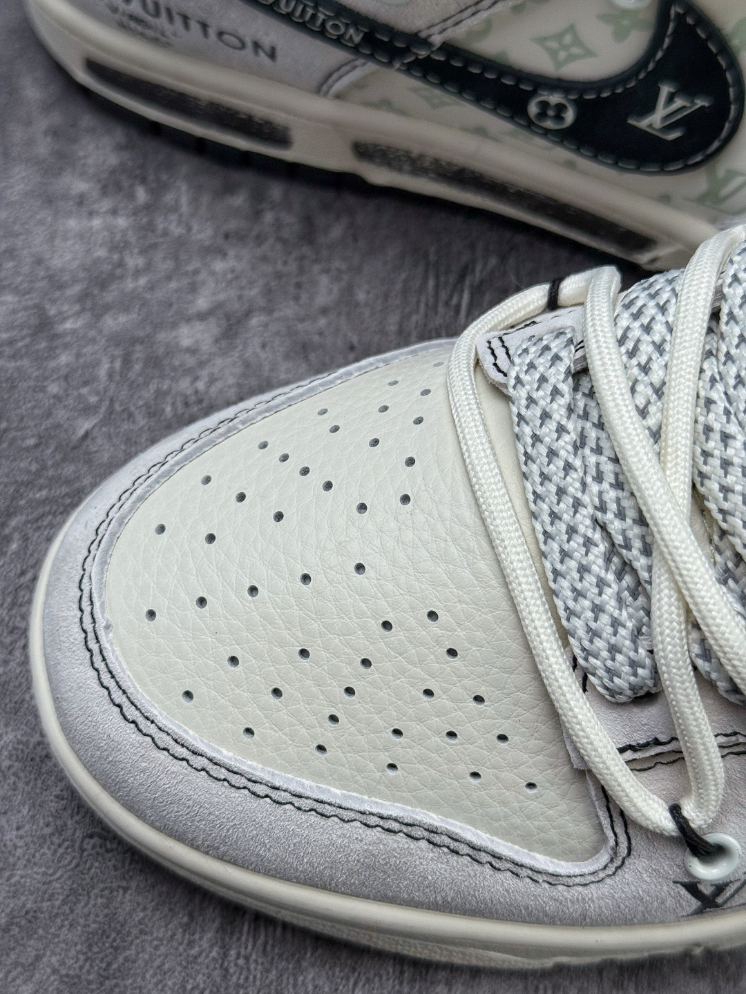 Nike SB Dunk Low x Louis Vuitton 灰白满天星 CX5050-Y33