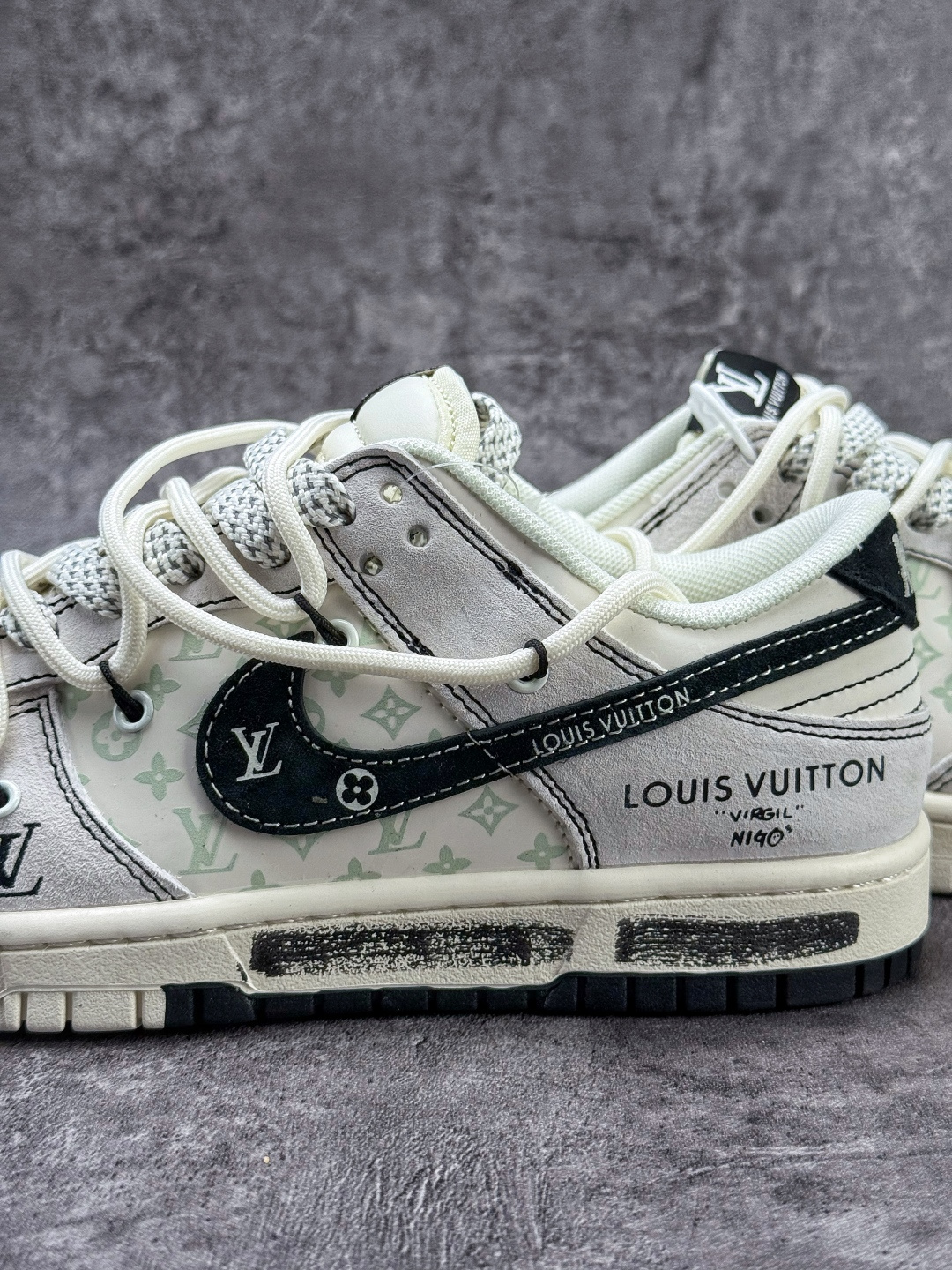 Nike SB Dunk Low x Louis Vuitton 灰白满天星 CX5050-Y33