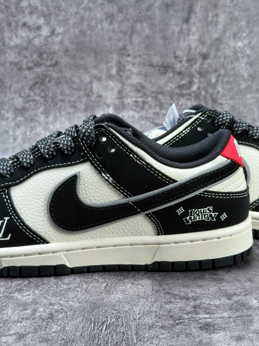Nike SB Dunk Low x Louis Vuitton 黑白满天星 QW5836-031