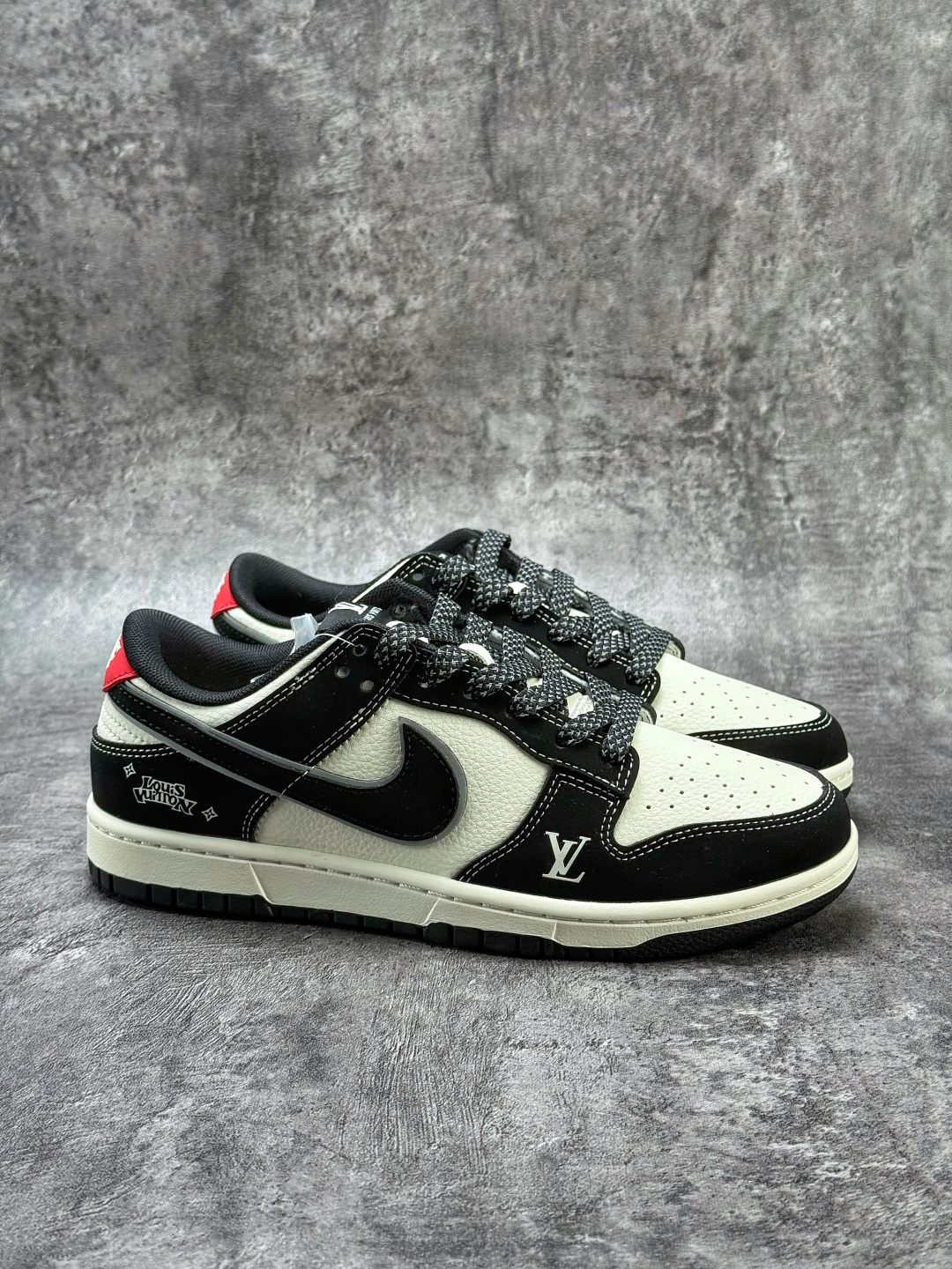 Nike SB Dunk Low x Louis Vuitton 黑白满天星 QW5836-031