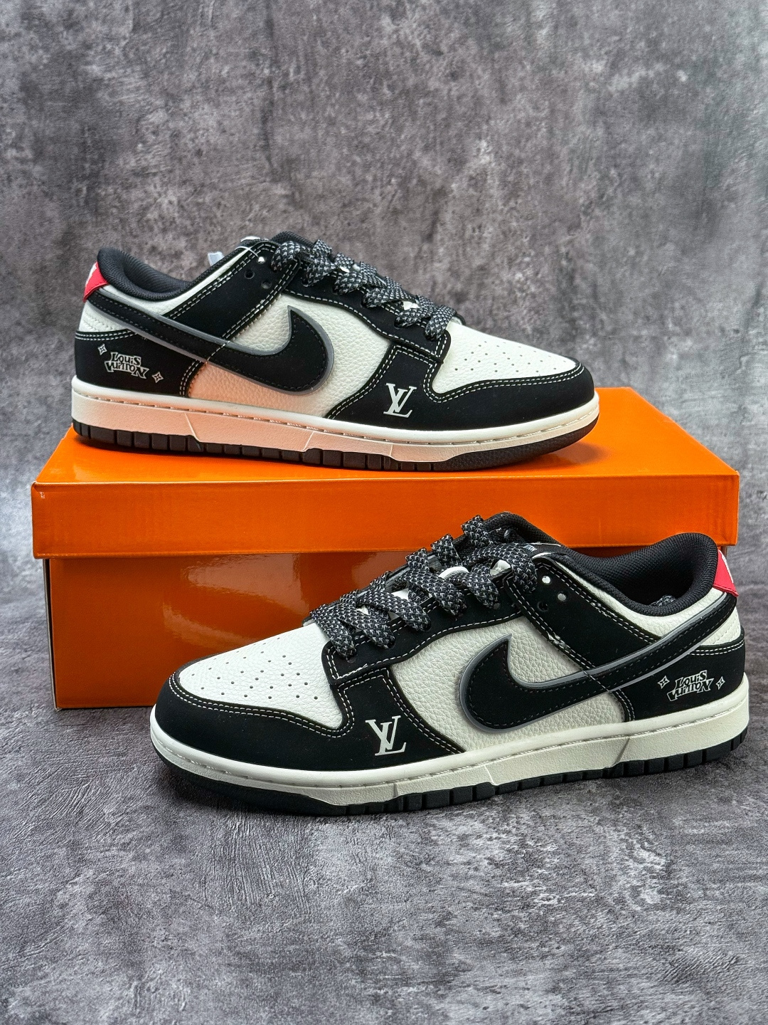 Nike SB Dunk Low x Louis Vuitton 黑白满天星 QW5836-031