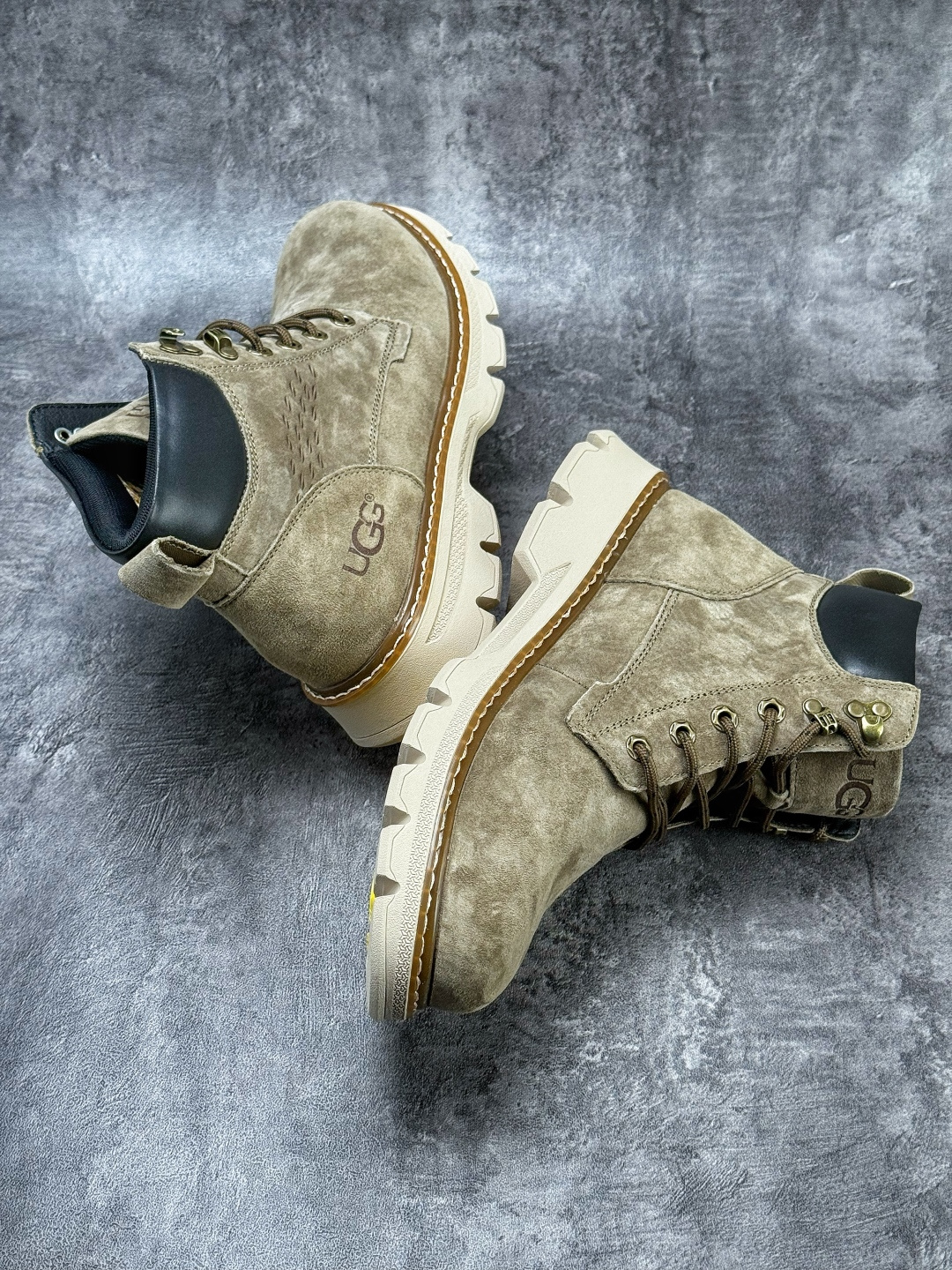 220 UGG 2025秋冬 新品 男士中帮 休闲马丁靴系列/小麦色 灰色 MEN/U5868D