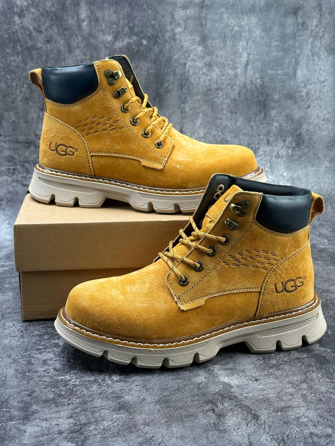 220 UGG 2025秋冬 新品 男士中帮 休闲马丁靴系列/小麦色 MENY5868D