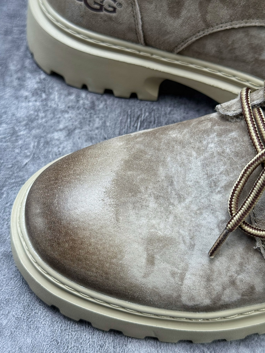 UGG Tasman Weather Hybrid 塔斯曼混合系列户外中帮休闲马丁靴雪地靴 U5859MDFQ
