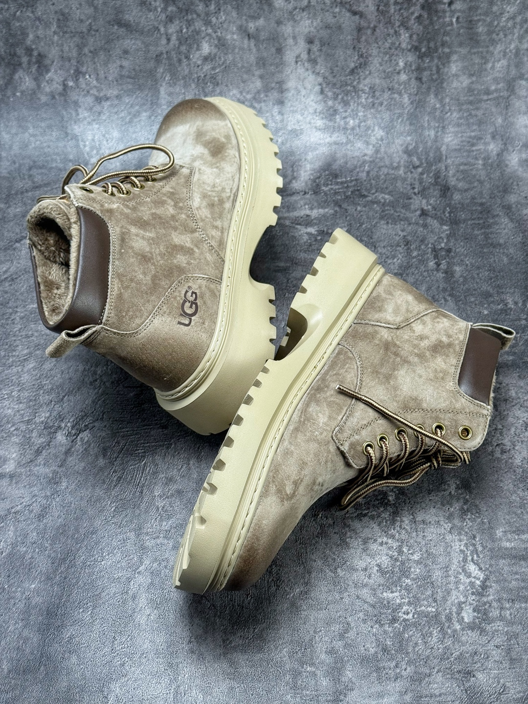 UGG Tasman Weather Hybrid 塔斯曼混合系列户外中帮休闲马丁靴雪地靴 U5859MDFQ