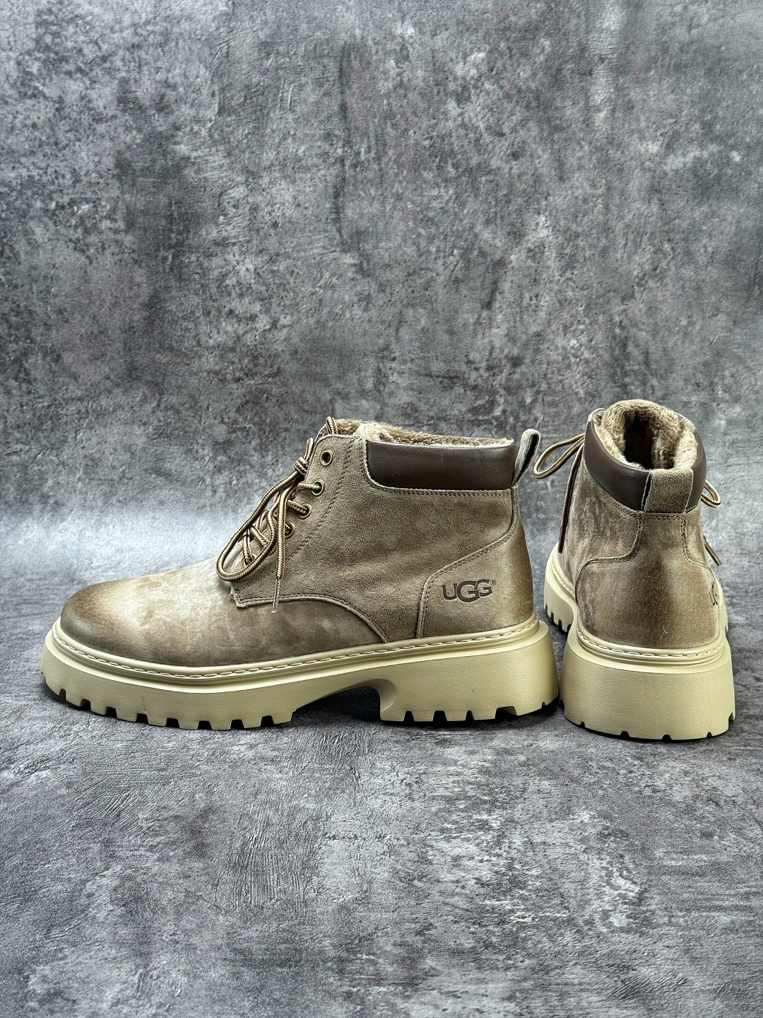 UGG Tasman Weather Hybrid 塔斯曼混合系列户外中帮休闲马丁靴雪地靴 U5859MDFQ