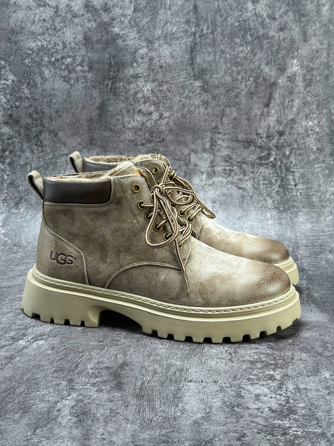 UGG Tasman Weather Hybrid 塔斯曼混合系列户外中帮休闲马丁靴雪地靴 U5859MDFQ