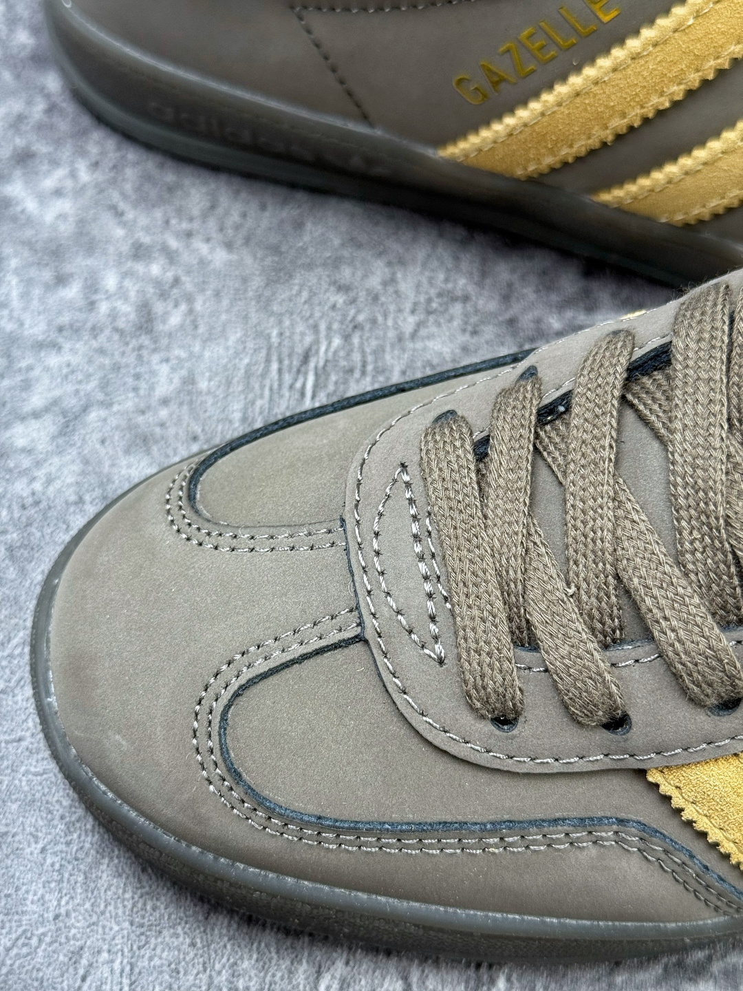 adidas Originals Gazelle INdoor 三叶草休闲防滑耐磨低帮板鞋 JQ8386