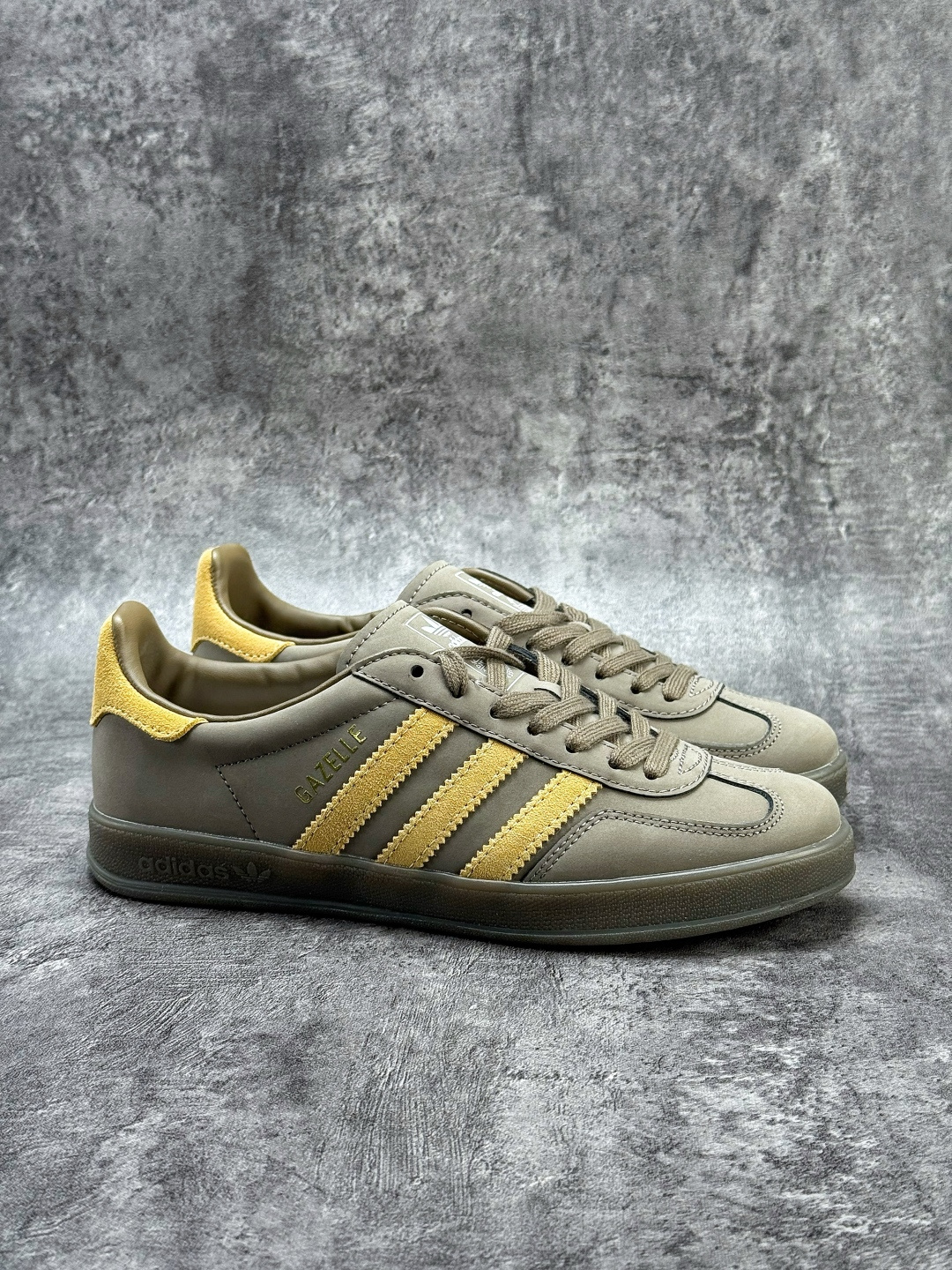 adidas Originals Gazelle INdoor 三叶草休闲防滑耐磨低帮板鞋 JQ8386