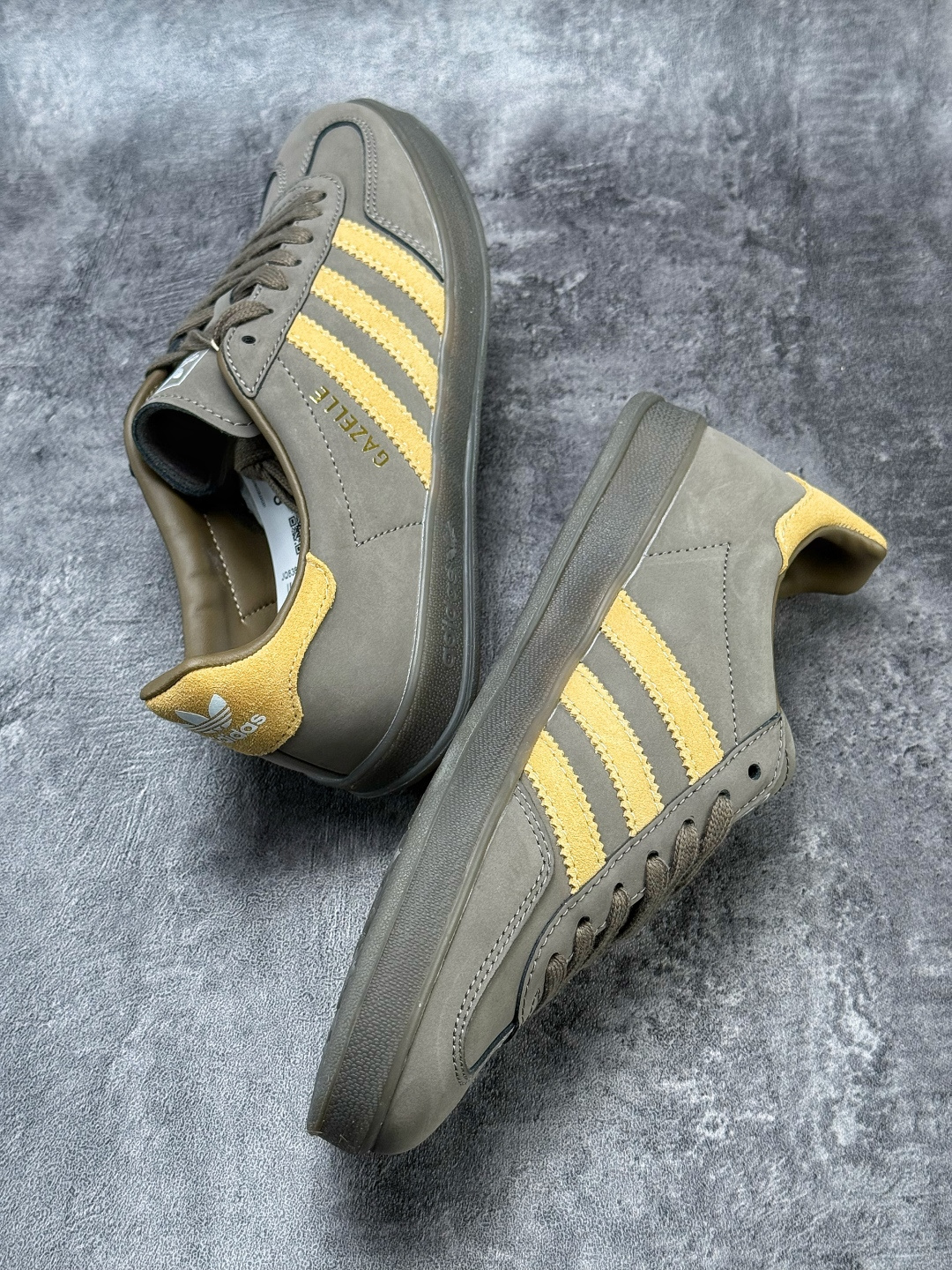 adidas Originals Gazelle INdoor 三叶草休闲防滑耐磨低帮板鞋 JQ8386