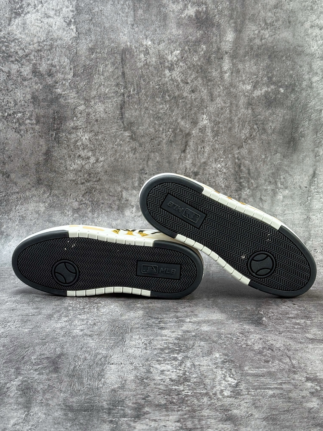 230 MLB NY 印花网红老爹鞋 涂鸦恶作剧 内增高6cm 3ASXCA12N