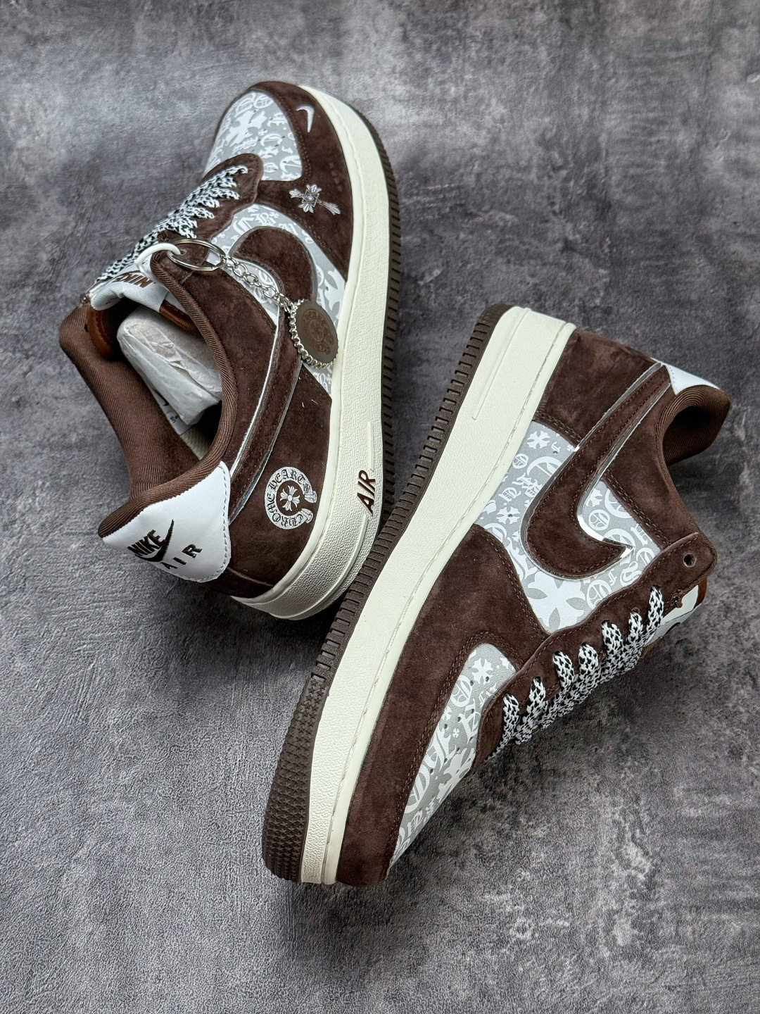 Nike Air Force 1 Low 07 十字架 棕灰小勾满天星 SY1388-010-莆田鞋,莆田鞋货源,高仿鞋,高仿鞋货源,安福档口,莆田高仿鞋,莆田鞋批发,高仿鞋批发,莆田高仿运动鞋,高仿运动鞋,莆田运动鞋 Nike Air Force 1 Low 07 十字架 棕灰小勾满天星 SY1388-010