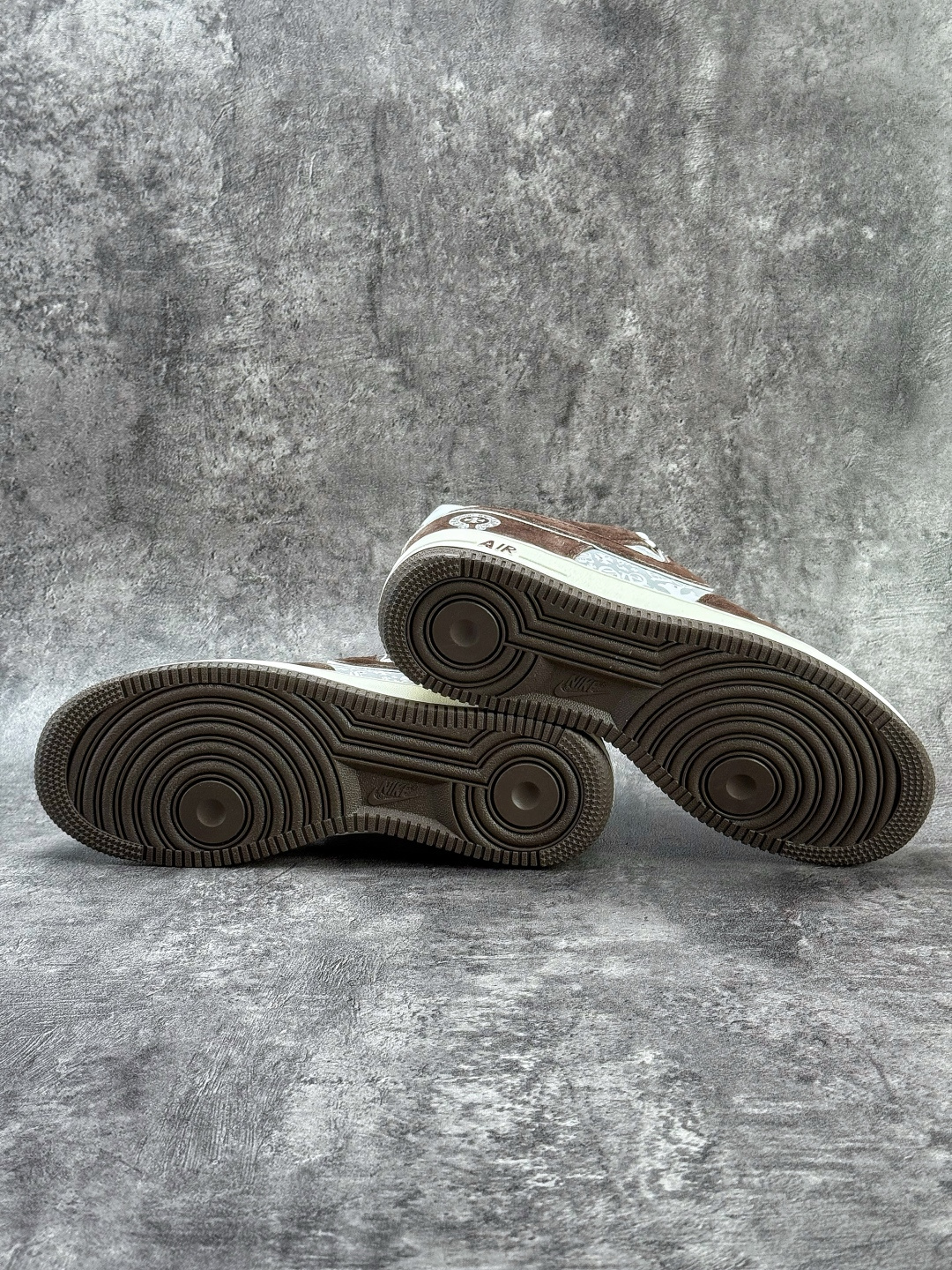 Nike Air Force 1 Low 07 十字架 棕灰小勾满天星 SY1388-010-莆田鞋,莆田鞋货源,高仿鞋,高仿鞋货源,安福档口,莆田高仿鞋,莆田鞋批发,高仿鞋批发,莆田高仿运动鞋,高仿运动鞋,莆田运动鞋 Nike Air Force 1 Low 07 十字架 棕灰小勾满天星 SY1388-010