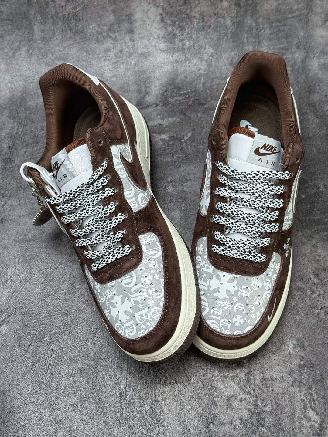 Nike Air Force 1 Low 07 十字架 棕灰小勾满天星 SY1388-010-莆田鞋,莆田鞋货源,高仿鞋,高仿鞋货源,安福档口,莆田高仿鞋,莆田鞋批发,高仿鞋批发,莆田高仿运动鞋,高仿运动鞋,莆田运动鞋 Nike Air Force 1 Low 07 十字架 棕灰小勾满天星 SY1388-010