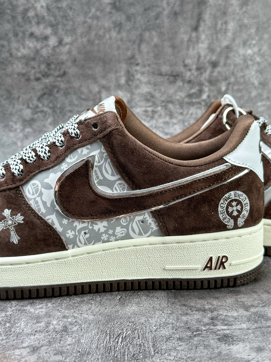 Nike Air Force 1 Low 07 十字架 棕灰小勾满天星 SY1388-010-莆田鞋,莆田鞋货源,高仿鞋,高仿鞋货源,安福档口,莆田高仿鞋,莆田鞋批发,高仿鞋批发,莆田高仿运动鞋,高仿运动鞋,莆田运动鞋 Nike Air Force 1 Low 07 十字架 棕灰小勾满天星 SY1388-010