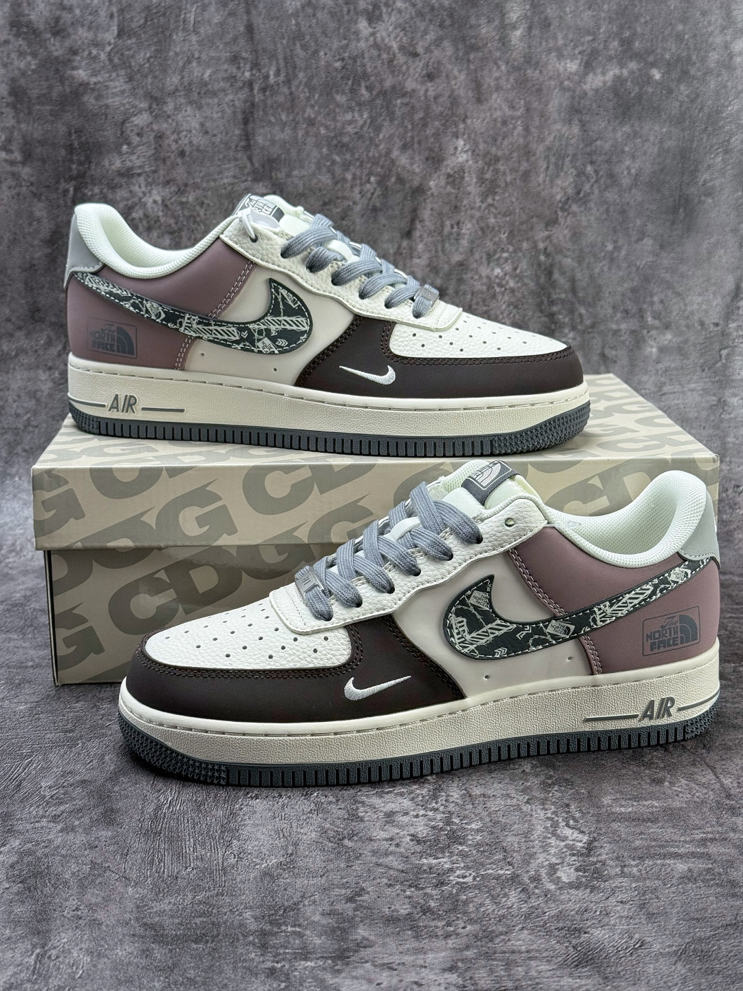 Nike Air Force 1 Low 07 x The North Face 棕白小勾 QW5606-271-莆田鞋,莆田鞋货源,高仿鞋,高仿鞋货源,安福档口,莆田高仿鞋,莆田鞋批发,高仿鞋批发,莆田高仿运动鞋,高仿运动鞋,莆田运动鞋 Nike Air Force 1 Low 07 x The North Face 棕白小勾 QW5606-271