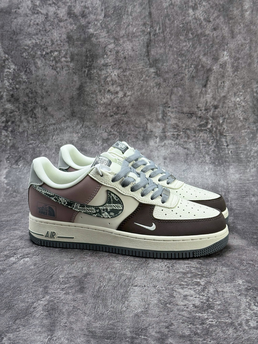 Nike Air Force 1 Low 07 x The North Face 棕白小勾 QW5606-271-莆田鞋,莆田鞋货源,高仿鞋,高仿鞋货源,安福档口,莆田高仿鞋,莆田鞋批发,高仿鞋批发,莆田高仿运动鞋,高仿运动鞋,莆田运动鞋 Nike Air Force 1 Low 07 x The North Face 棕白小勾 QW5606-271