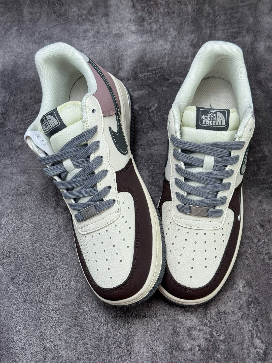 Nike Air Force 1 Low 07 x The North Face 棕白小勾 QW5606-271-莆田鞋,莆田鞋货源,高仿鞋,高仿鞋货源,安福档口,莆田高仿鞋,莆田鞋批发,高仿鞋批发,莆田高仿运动鞋,高仿运动鞋,莆田运动鞋 Nike Air Force 1 Low 07 x The North Face 棕白小勾 QW5606-271