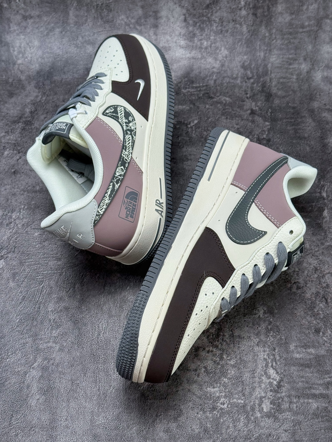Nike Air Force 1 Low 07 x The North Face 棕白小勾 QW5606-271-莆田鞋,莆田鞋货源,高仿鞋,高仿鞋货源,安福档口,莆田高仿鞋,莆田鞋批发,高仿鞋批发,莆田高仿运动鞋,高仿运动鞋,莆田运动鞋 Nike Air Force 1 Low 07 x The North Face 棕白小勾 QW5606-271