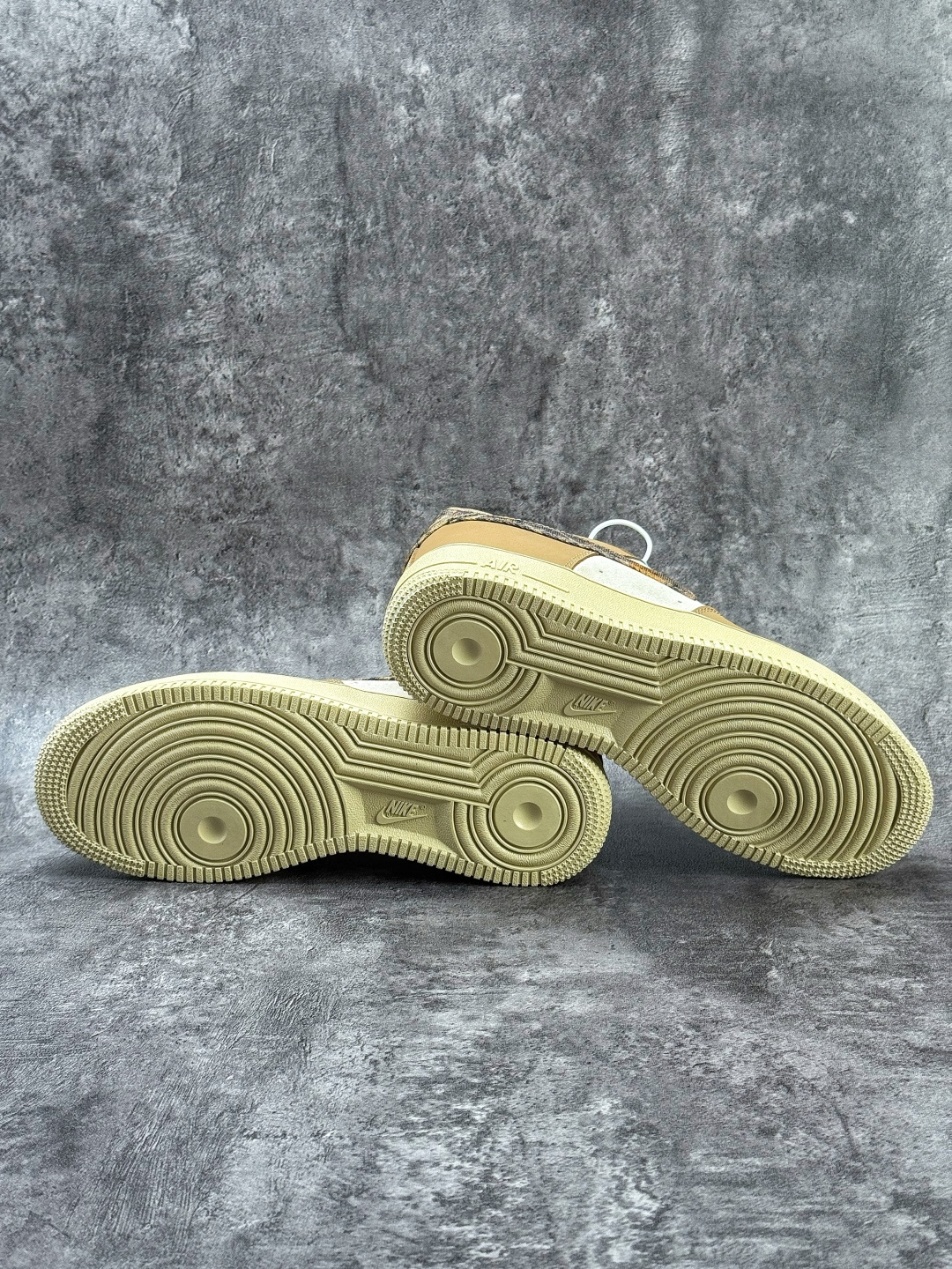 Nike Air Force 1 Low 07 棕灰 IO9803-200-莆田鞋,莆田鞋货源,高仿鞋,高仿鞋货源,安福档口,莆田高仿鞋,莆田鞋批发,高仿鞋批发,莆田高仿运动鞋,高仿运动鞋,莆田运动鞋 Nike Air Force 1 Low 07 棕灰 IO9803-200