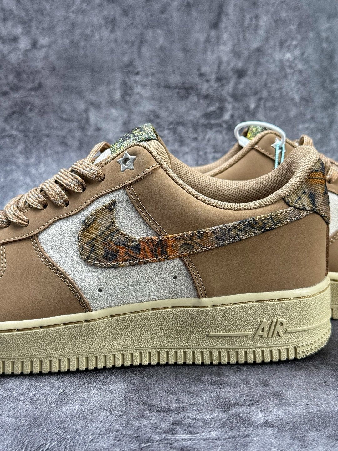 Nike Air Force 1 Low 07 棕灰 IO9803-200-莆田鞋,莆田鞋货源,高仿鞋,高仿鞋货源,安福档口,莆田高仿鞋,莆田鞋批发,高仿鞋批发,莆田高仿运动鞋,高仿运动鞋,莆田运动鞋 Nike Air Force 1 Low 07 棕灰 IO9803-200