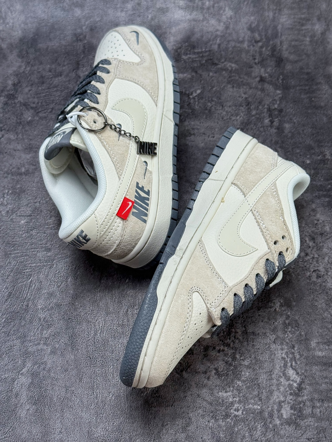 Nike SB Dunk Low 灰白三小勾 DN3168-009-莆田鞋,莆田鞋货源,高仿鞋,高仿鞋货源,安福档口,莆田高仿鞋,莆田鞋批发,高仿鞋批发,莆田高仿运动鞋,高仿运动鞋,莆田运动鞋 Nike SB Dunk Low 灰白三小勾 DN3168-009