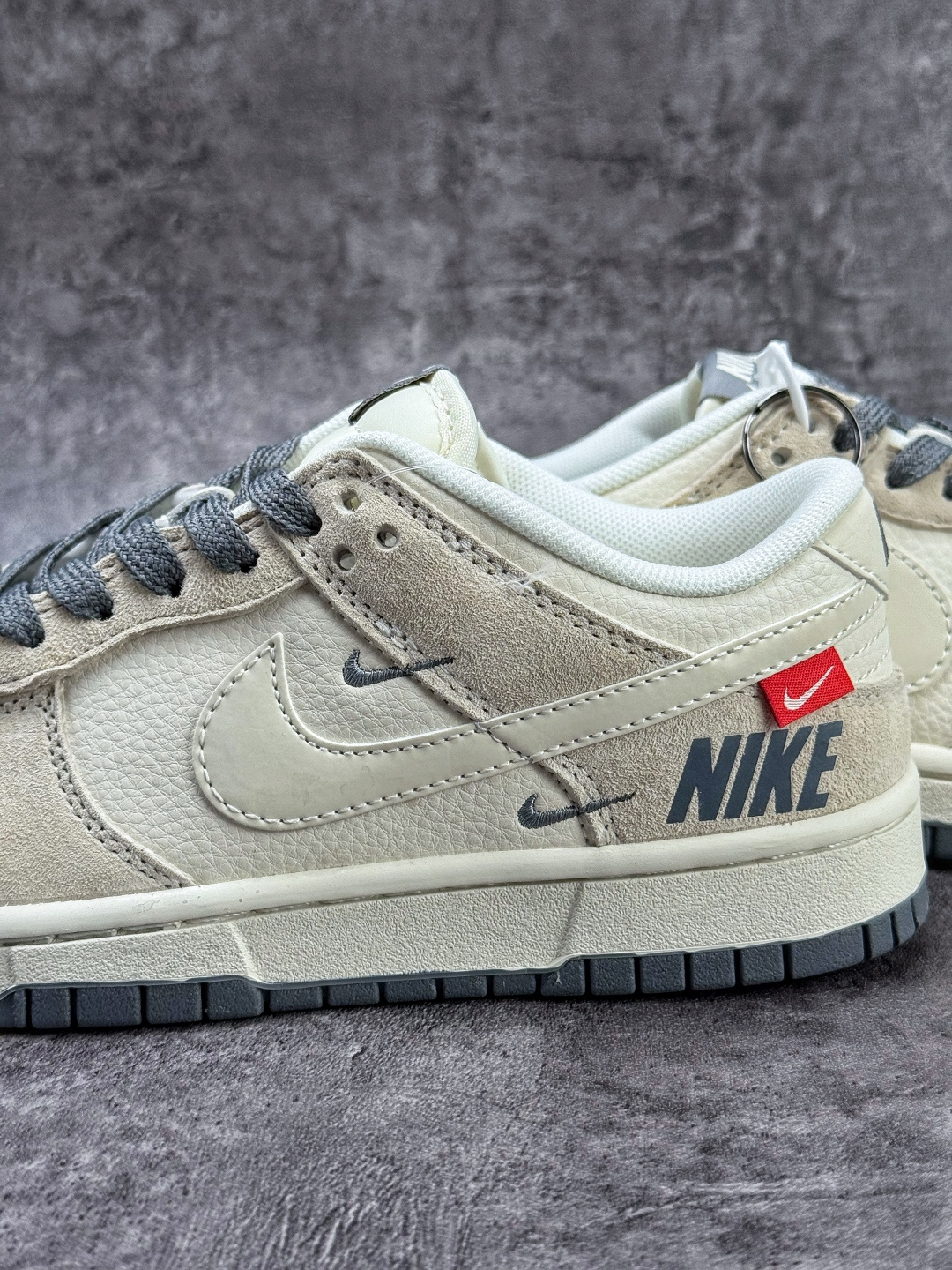 Nike SB Dunk Low 灰白三小勾 DN3168-009-莆田鞋,莆田鞋货源,高仿鞋,高仿鞋货源,安福档口,莆田高仿鞋,莆田鞋批发,高仿鞋批发,莆田高仿运动鞋,高仿运动鞋,莆田运动鞋 Nike SB Dunk Low 灰白三小勾 DN3168-009