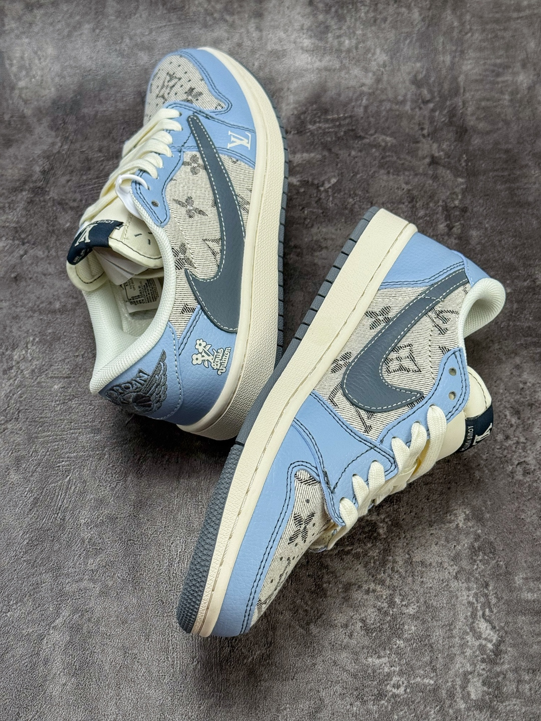 Travis Scott x Nike Air Jordan 1 Low x Louis Vuitton Air Jordan 1 Low 反转蓝灰倒钩 纯原版本 XS7089-606-莆田鞋,莆田鞋货源,高仿鞋,高仿鞋货源,安福档口,莆田高仿鞋,莆田鞋批发,高仿鞋批发,莆田高仿运动鞋,高仿运动鞋,莆田运动鞋 Travis Scott x Nike Air Jordan 1 Low x Louis Vuitton Air Jordan 1 Low 反转蓝灰倒钩 纯原版本 XS7089-606