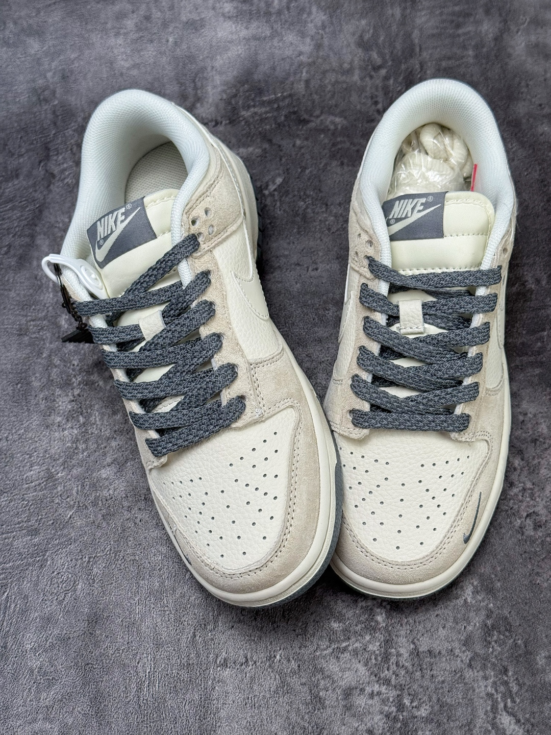 Nike SB Dunk Low 灰白三小勾 DN3168-009-莆田鞋,莆田鞋货源,高仿鞋,高仿鞋货源,安福档口,莆田高仿鞋,莆田鞋批发,高仿鞋批发,莆田高仿运动鞋,高仿运动鞋,莆田运动鞋 Nike SB Dunk Low 灰白三小勾 DN3168-009