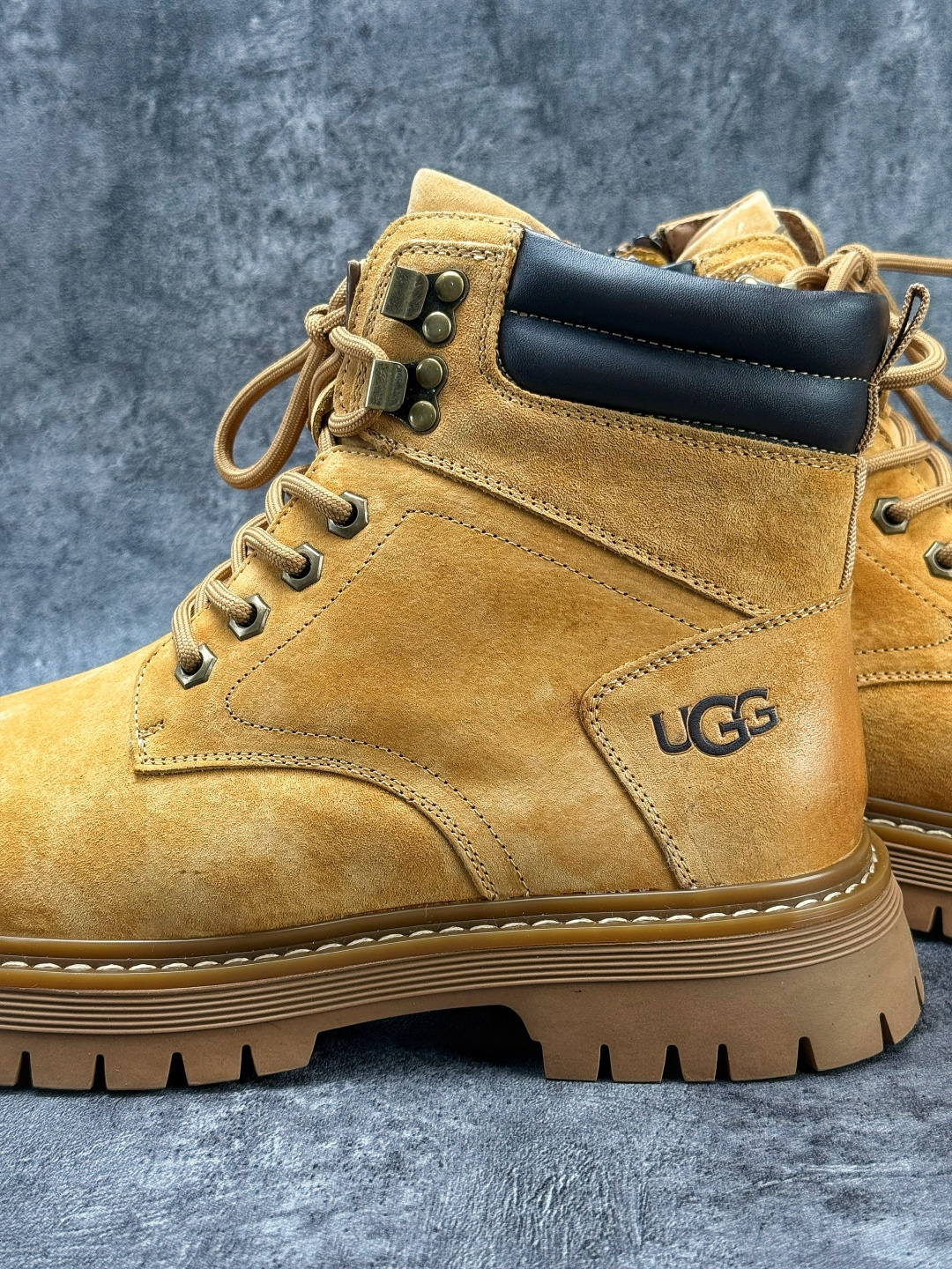 250 UGG Tasman Weather Hybrid 塔斯曼混合系列 2024秋冬新品中帮轻量休闲马丁靴 秋冬必备 U5618MDFQ