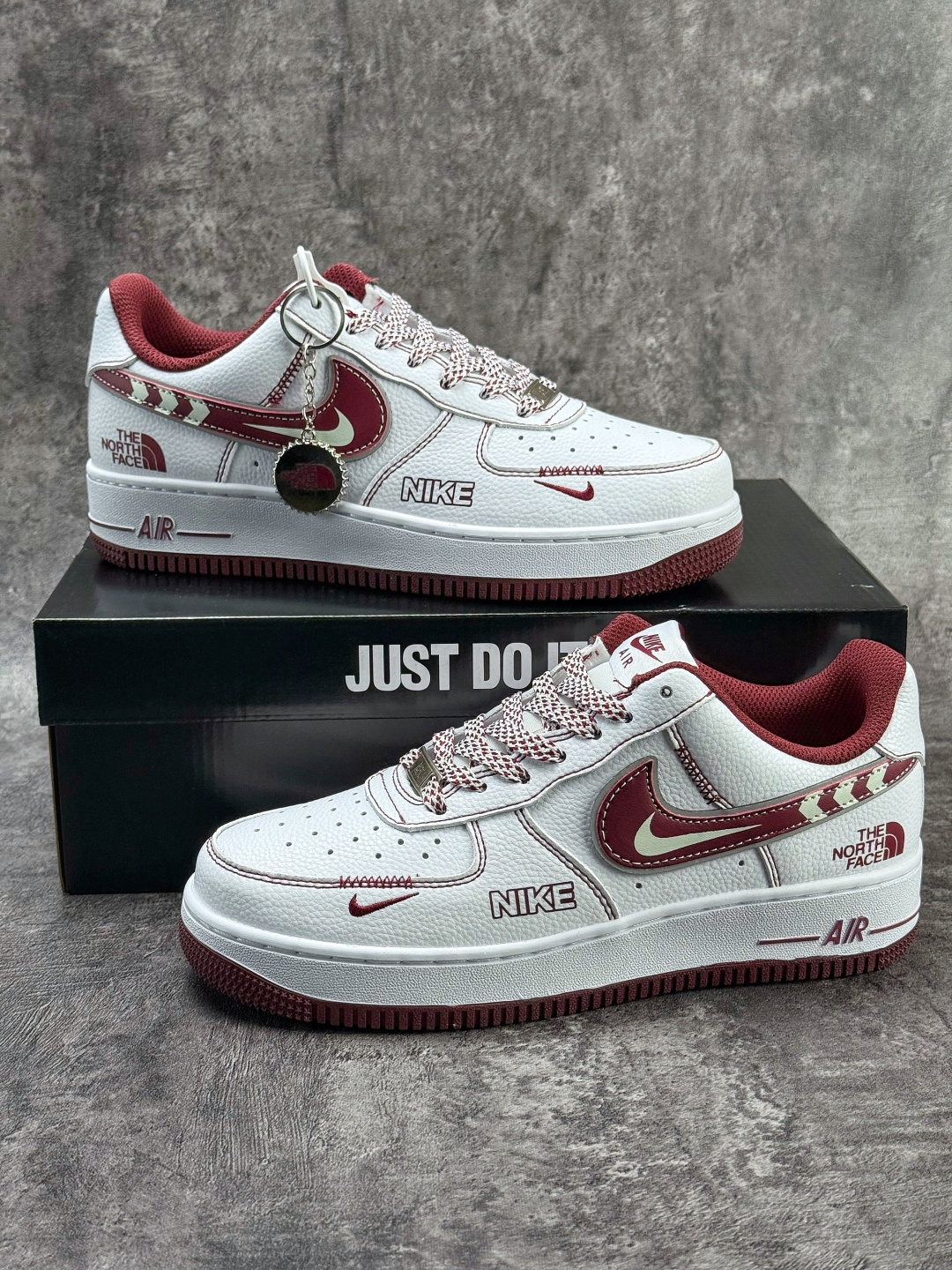 Nike Air Force 1 Low 07 x The North Face 白红小勾满天星 SU2305-141-莆田鞋,莆田鞋货源,高仿鞋,高仿鞋货源,安福档口,莆田高仿鞋,莆田鞋批发,高仿鞋批发,莆田高仿运动鞋,高仿运动鞋,莆田运动鞋 Nike Air Force 1 Low 07 x The North Face 白红小勾满天星 SU2305-141