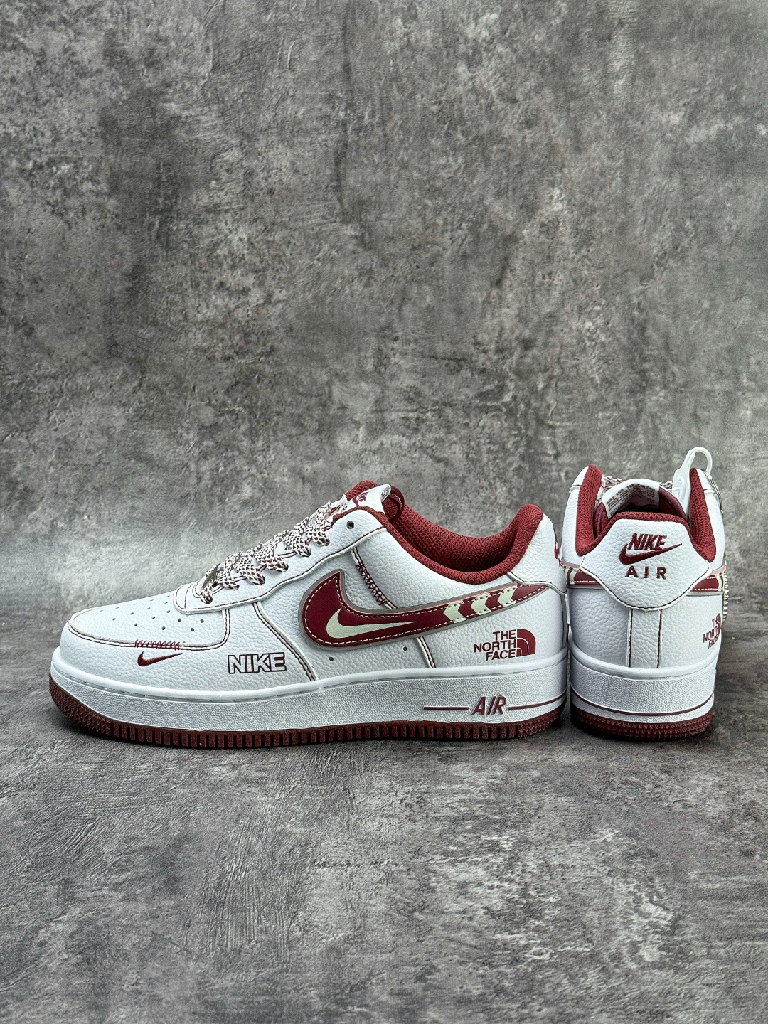 Nike Air Force 1 Low 07 x The North Face 白红小勾满天星 SU2305-141-莆田鞋,莆田鞋货源,高仿鞋,高仿鞋货源,安福档口,莆田高仿鞋,莆田鞋批发,高仿鞋批发,莆田高仿运动鞋,高仿运动鞋,莆田运动鞋 Nike Air Force 1 Low 07 x The North Face 白红小勾满天星 SU2305-141