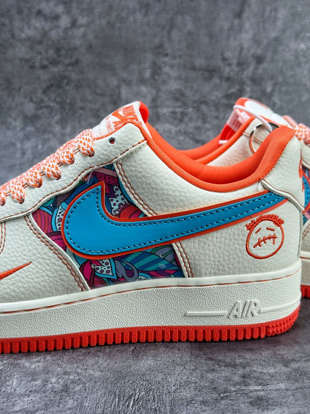 Nike Air Force 1 Low 07 白蓝橙小勾满天星 XL1979-125-莆田鞋,莆田鞋货源,高仿鞋,高仿鞋货源,安福档口,莆田高仿鞋,莆田鞋批发,高仿鞋批发,莆田高仿运动鞋,高仿运动鞋,莆田运动鞋 Nike Air Force 1 Low 07 白蓝橙小勾满天星 XL1979-125
