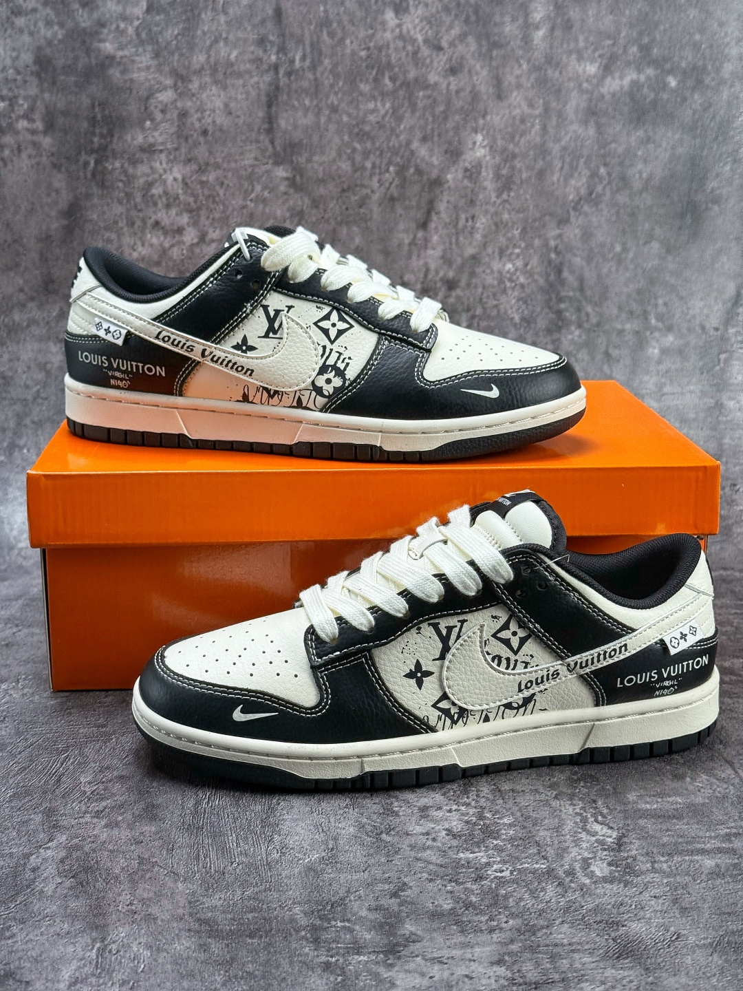 Nike SB Dunk Low x Louis Vuitton 黑白小勾 XD1588-236-莆田鞋,莆田鞋货源,高仿鞋,高仿鞋货源,安福档口,莆田高仿鞋,莆田鞋批发,高仿鞋批发,莆田高仿运动鞋,高仿运动鞋,莆田运动鞋 Nike SB Dunk Low x Louis Vuitton 黑白小勾 XD1588-236
