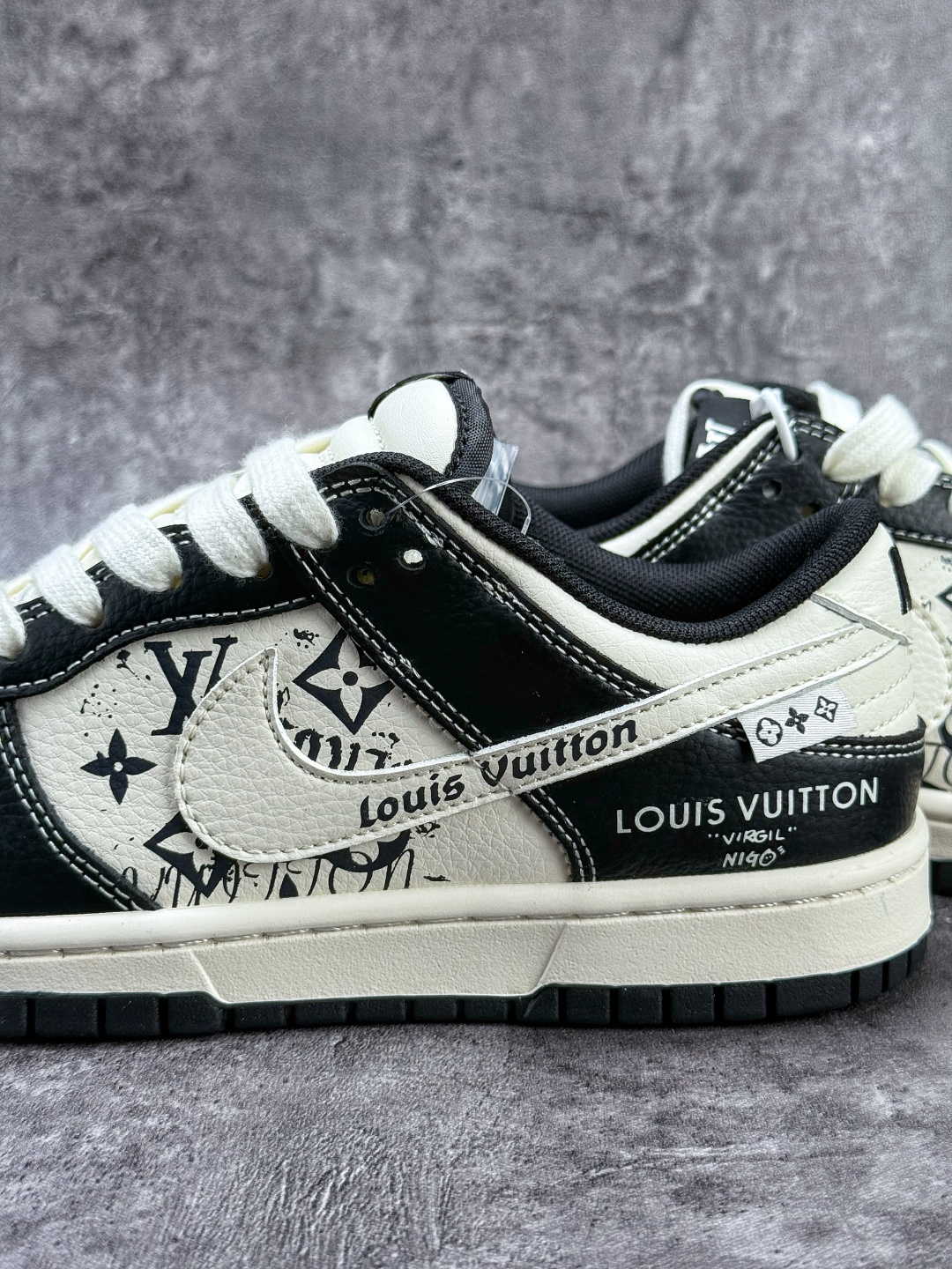 Nike SB Dunk Low x Louis Vuitton 黑白小勾 XD1588-236-莆田鞋,莆田鞋货源,高仿鞋,高仿鞋货源,安福档口,莆田高仿鞋,莆田鞋批发,高仿鞋批发,莆田高仿运动鞋,高仿运动鞋,莆田运动鞋 Nike SB Dunk Low x Louis Vuitton 黑白小勾 XD1588-236